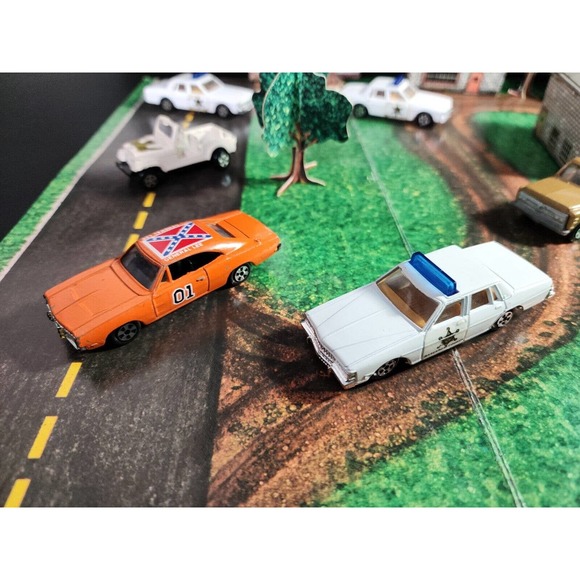 ERTL 1816 Dukes Of Hazzard Play Set 1981 RARE General Lee Complete 4 BONUS Cars - Picture 4 of 13